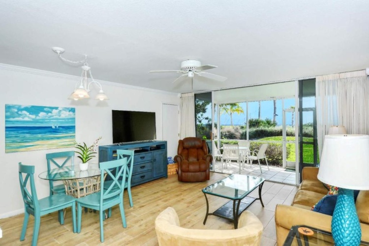 2 Bedrooms Apartment