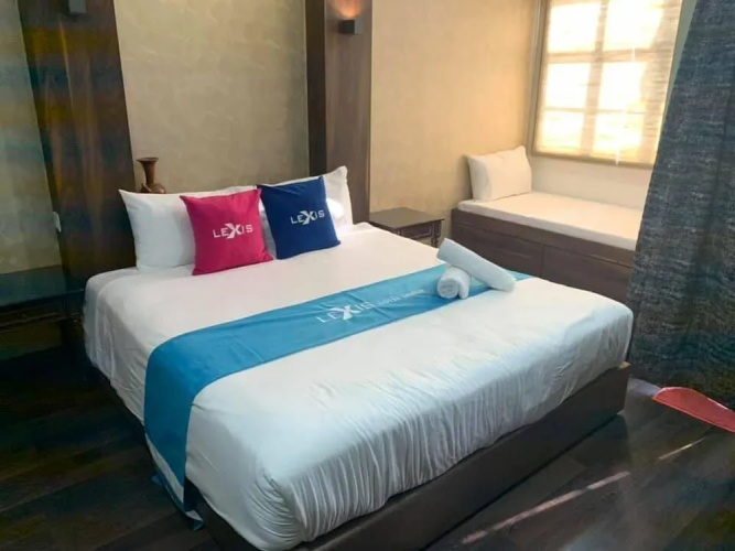 Alpine LXPD Water Chalet