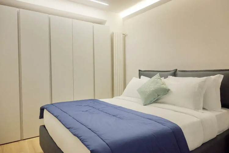 Milan Retreats City life