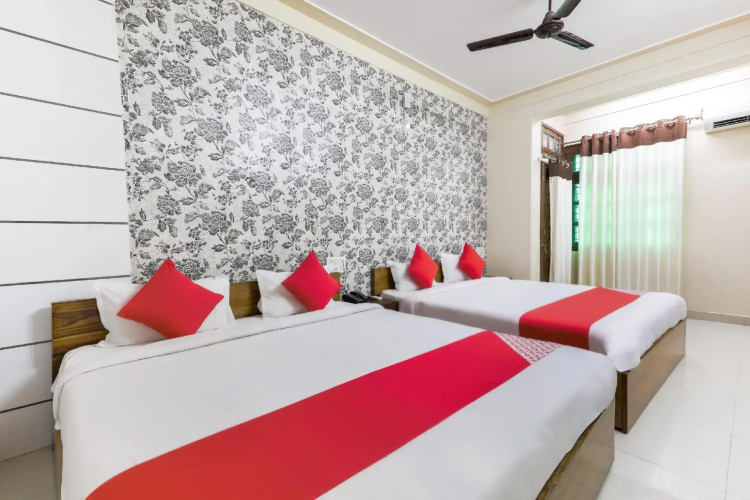 Hotel Girnar