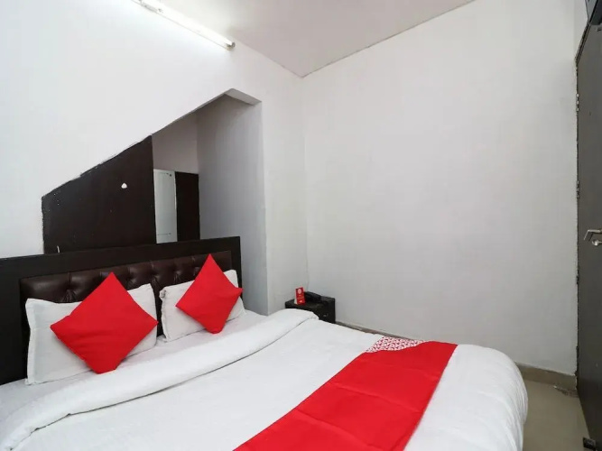 Hotel Alpine by OYO Rooms