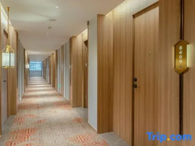 Moline Hotel Changsha Lugu Branch