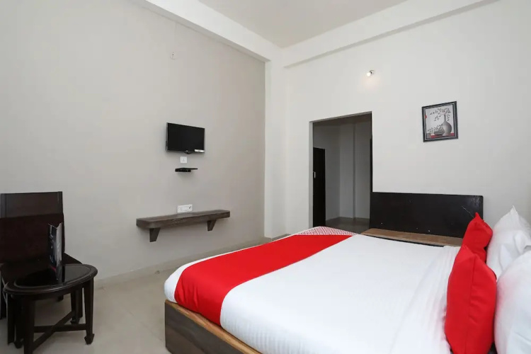 OYO 10967 Dhola Maru Resort