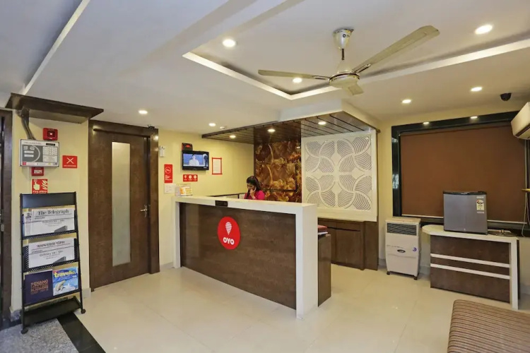 OYO 9818 Hotel Diamond Plaza