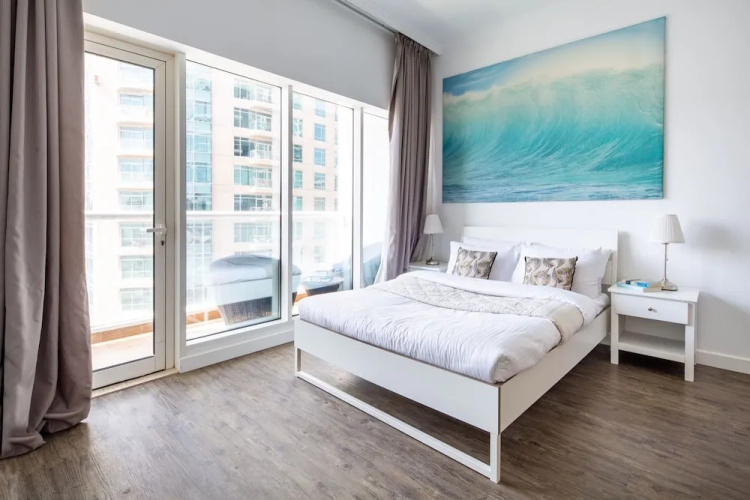 Rustic And Vibrant Studio Apartment In Downtown Dubai