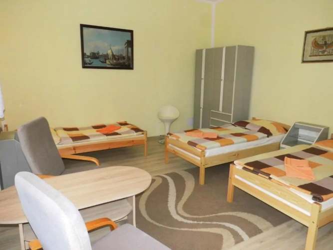 Standard Triple room