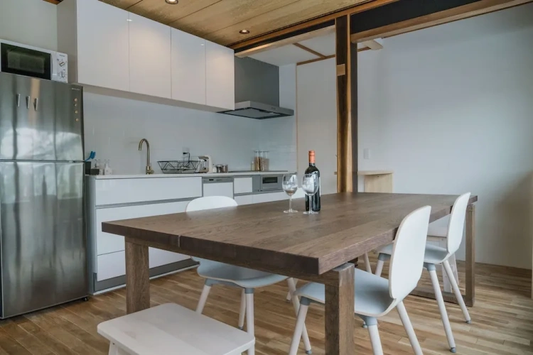 2 Bedrooms Apartment with mountain view