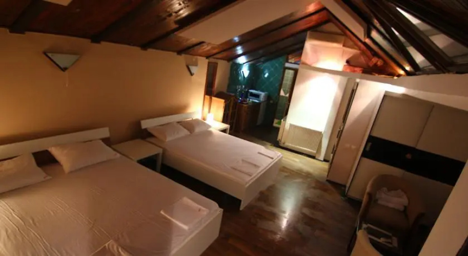 Lira Inn