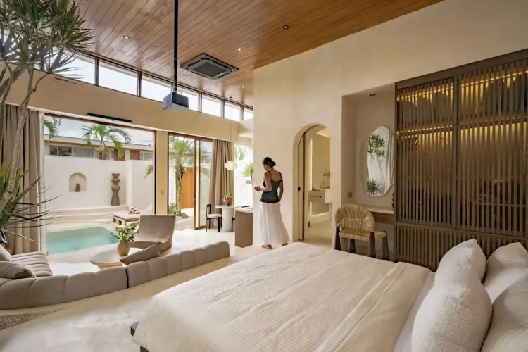 1 Bedroom Luxury Suite with pool view