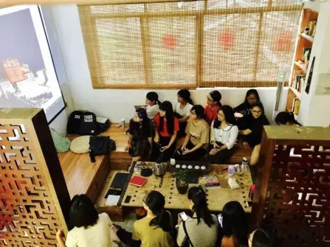 Sanzao Shiyue Hostel