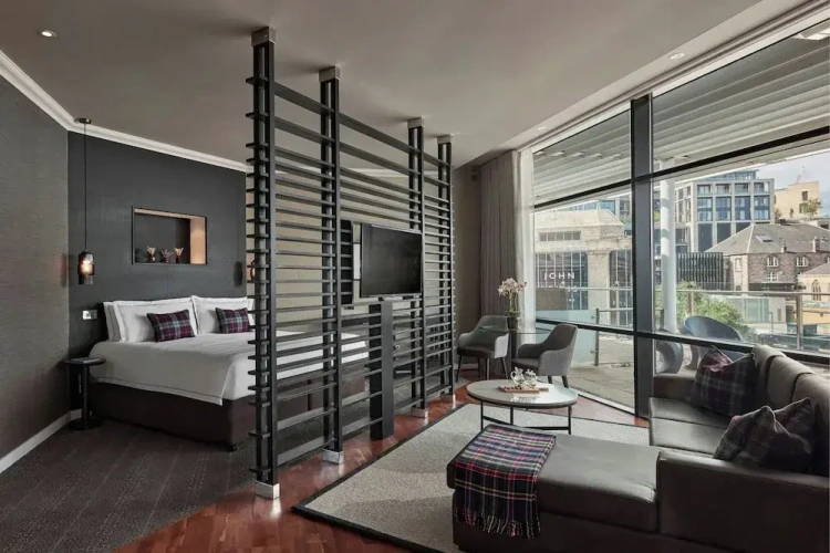 Double Suite