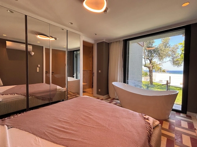 1 Bedroom Deluxe Double Villa with sea view