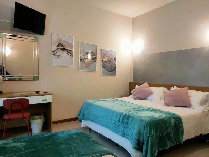Classic Quadruple room
