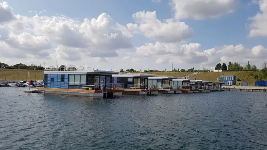 WELL Hausboote