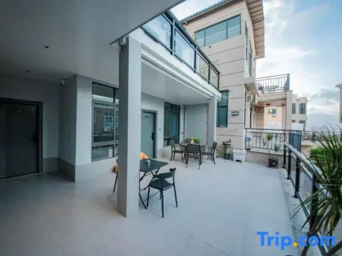 Hostels are also available in Meizhou Island