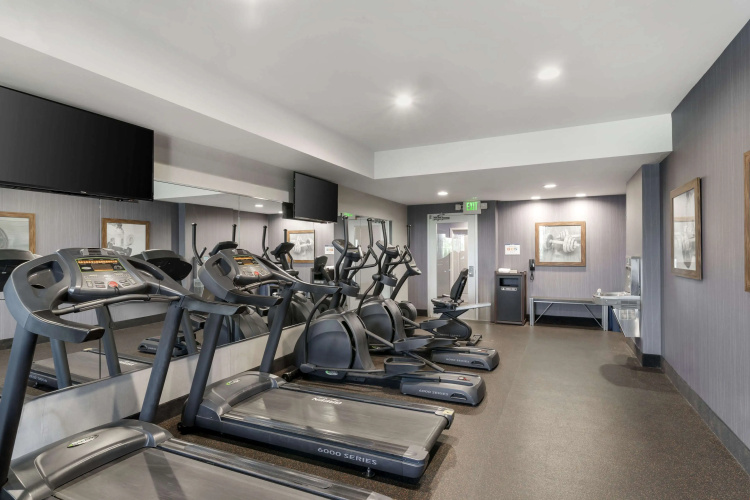 Best Western Plus Gardena Inn & Suites photo 23