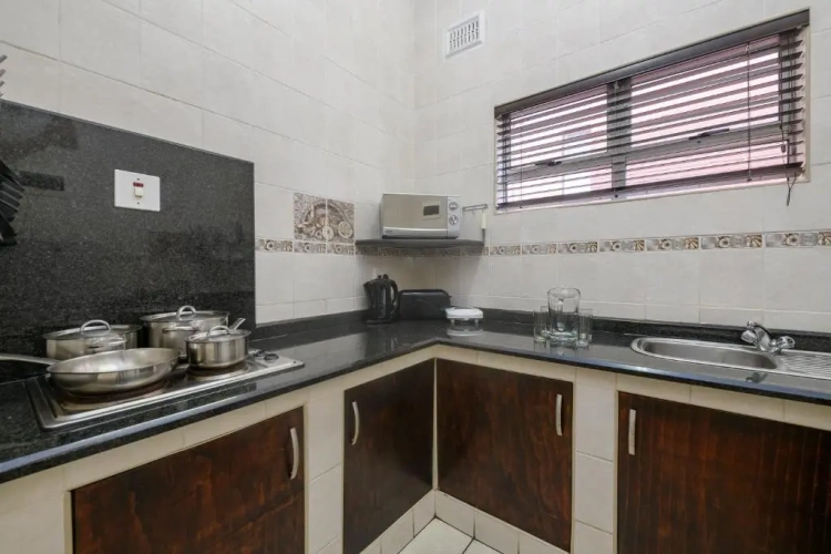 Sextuple Family Apartment