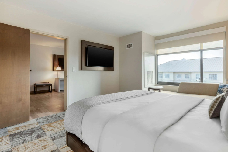 DoubleTree by Hilton Charleston Riverview
