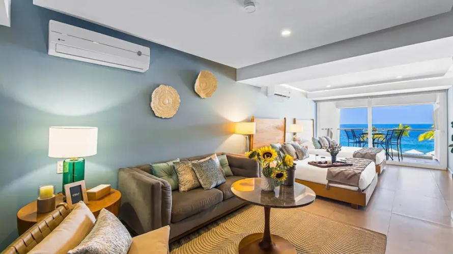 Gorgeous 1BR Condo With Pools Sea Views