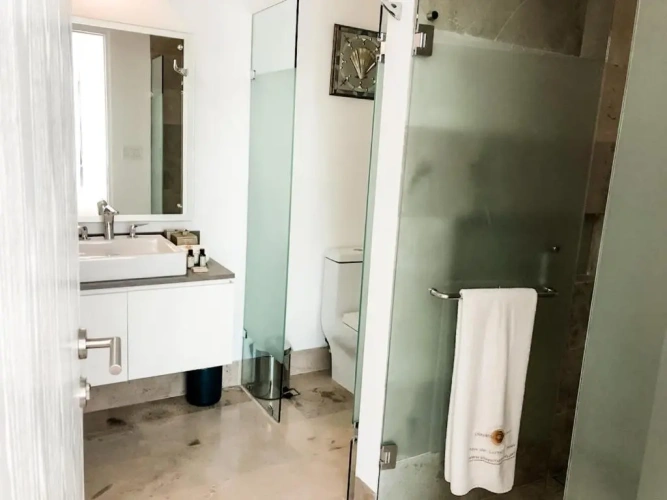 3 Bedrooms Apartment