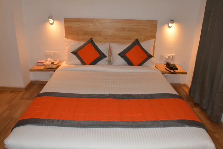 Revking at Hotel Batra