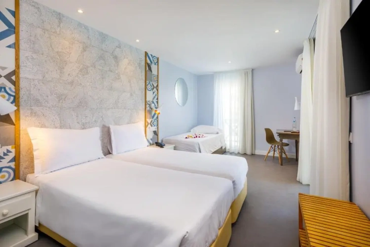 Large Twin room