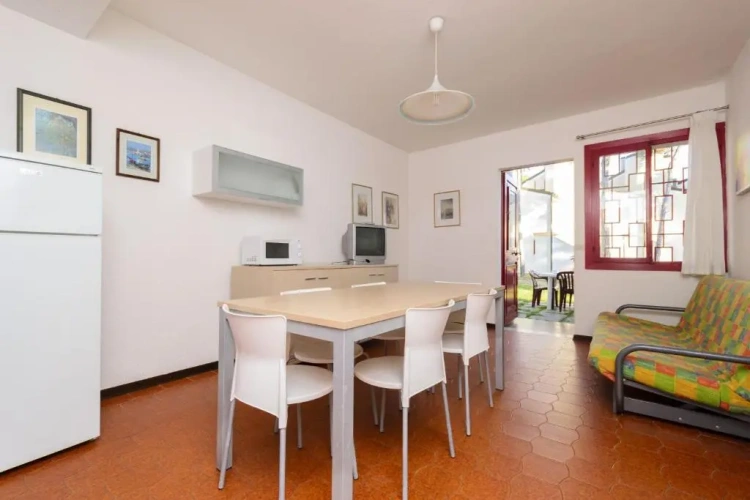 3 Bedrooms Apartment