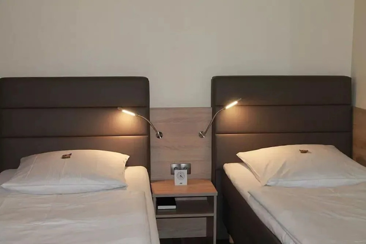 La Maison Hotel - Boardinghouse