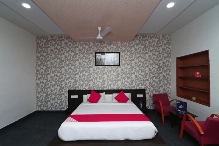 Hotel Moti Dungri Palace