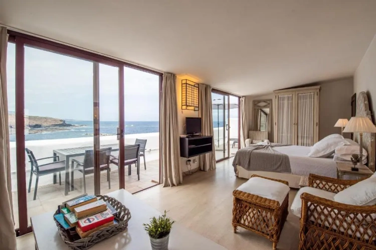 Deluxe Suite