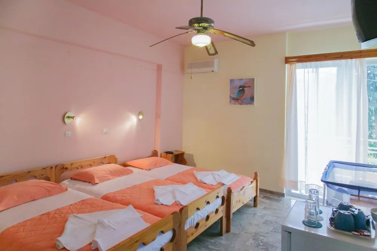 Alkyoni rooms