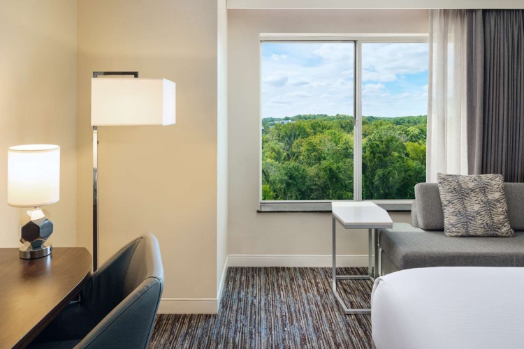 DoubleTree by Hilton Hotel Greensboro photo 9