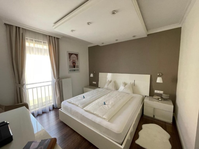3 Bedrooms Apartment