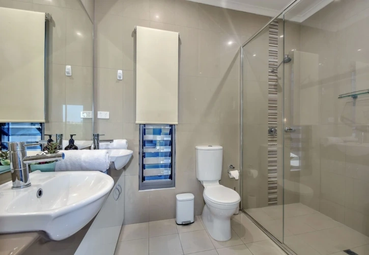 5 Bedrooms Luxury Cottage with balcony and with city view