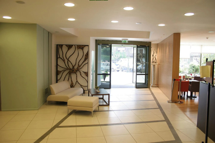 Athinais Hotel