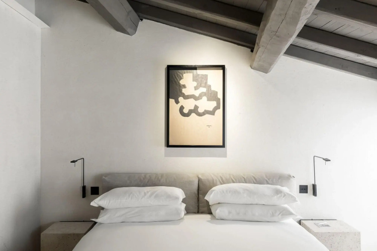 Hotel Scenario