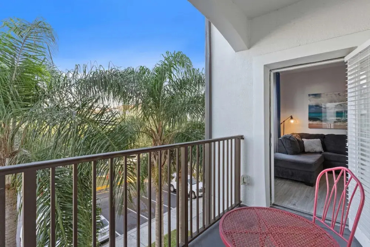 4102 Breakview Drive #304