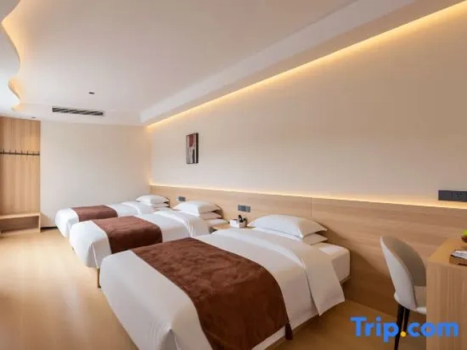 Standard Triple Family room