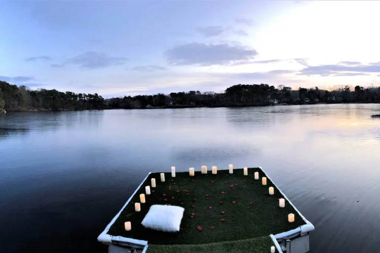 The Breeze Overlooking Minister s Pond