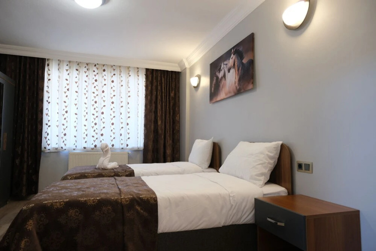 Gunday Otel