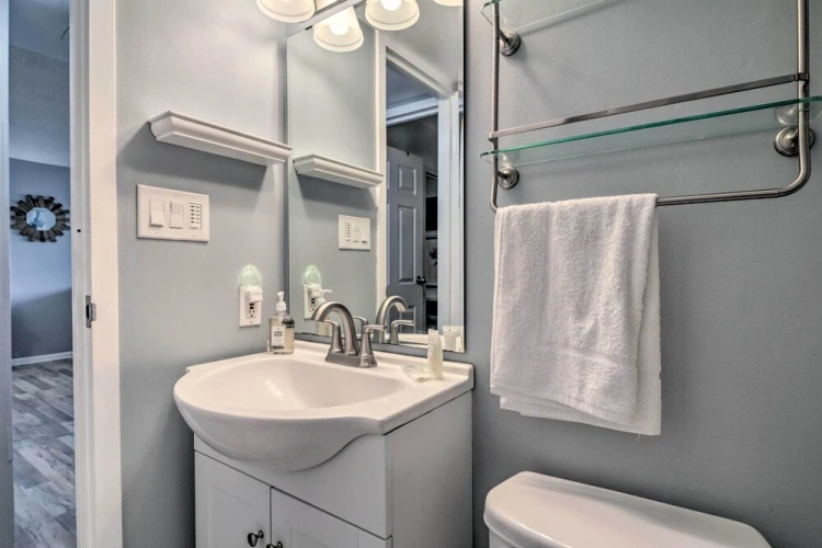 2 Bedrooms Apartment