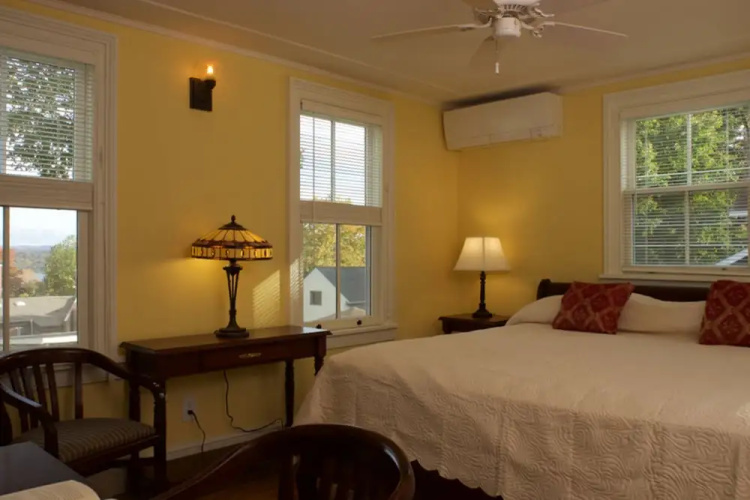 Danskammer House Bed & Breakfast