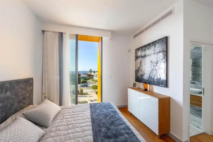 Villa Laurus 6, walking distance to the beach