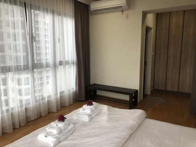 3 Bedrooms Comfort room with balcony