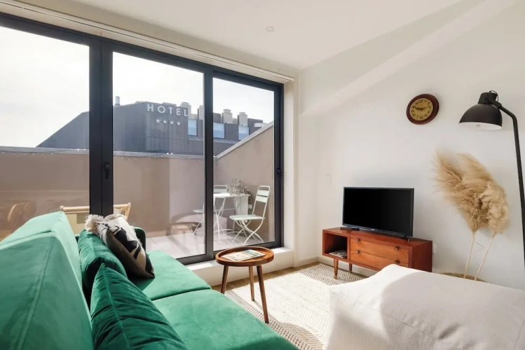 2 Bedrooms Apartment