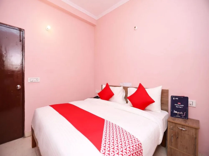 OYO Flagship 14774 Sector 14 Gurgaon