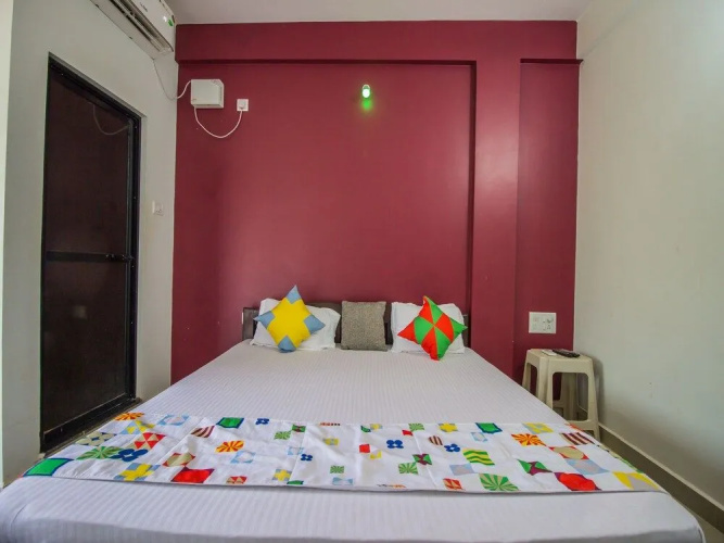 OYO 13203 Home Bright Studio Near Morjim Beach