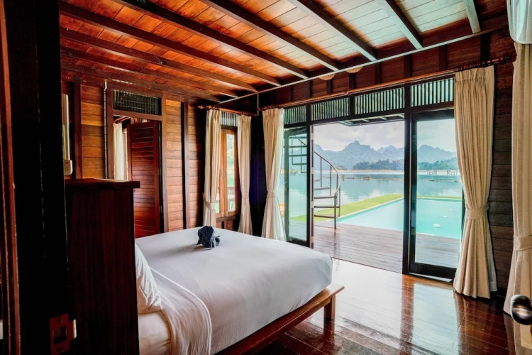 Suite with balcony