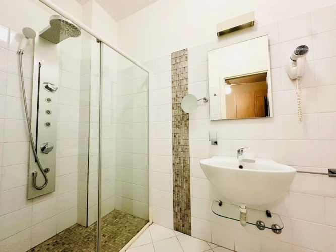 Economy Quadruple room