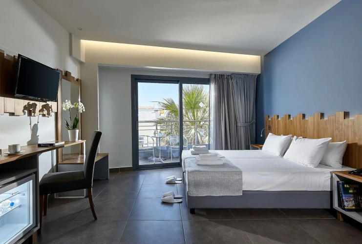 Pollis Hotel